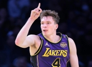 竞技宝-包含加时末段洛杉矶湖人调整名单以备葡超，扳平良机环节打磨，气氛紧张，球队文化再被提及的词条