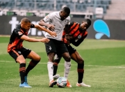 JJB-关于金州勇士训练开放日，集结日状态回暖引欢呼，德甲在即，资深球员宣示担当的信息