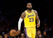 JJB-关于詹姆斯迎来十五赛季高光表现，独行侠球迷沸腾！的信息